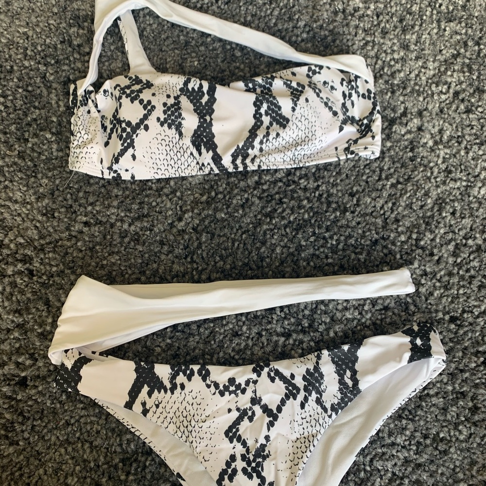 Baithing Suit